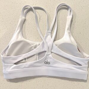 ALO Yoga Airbrush Suspension Strappy Sports Bra in White With Pads